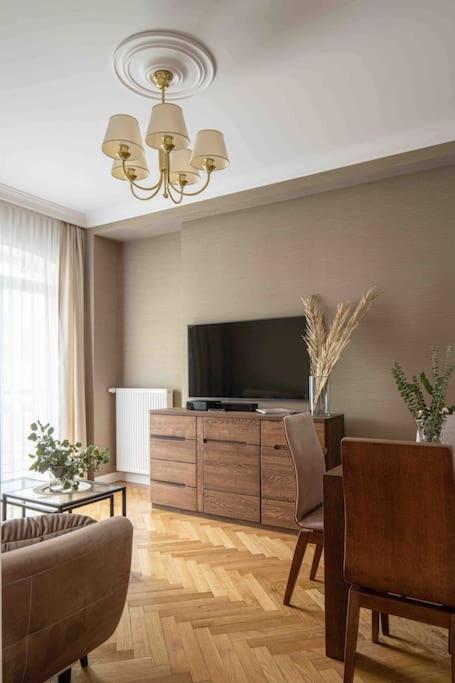 Wyzwolenia Apt , Lazienki Park & Zbawiciela Sq. 2' Varsovie Extérieur photo
