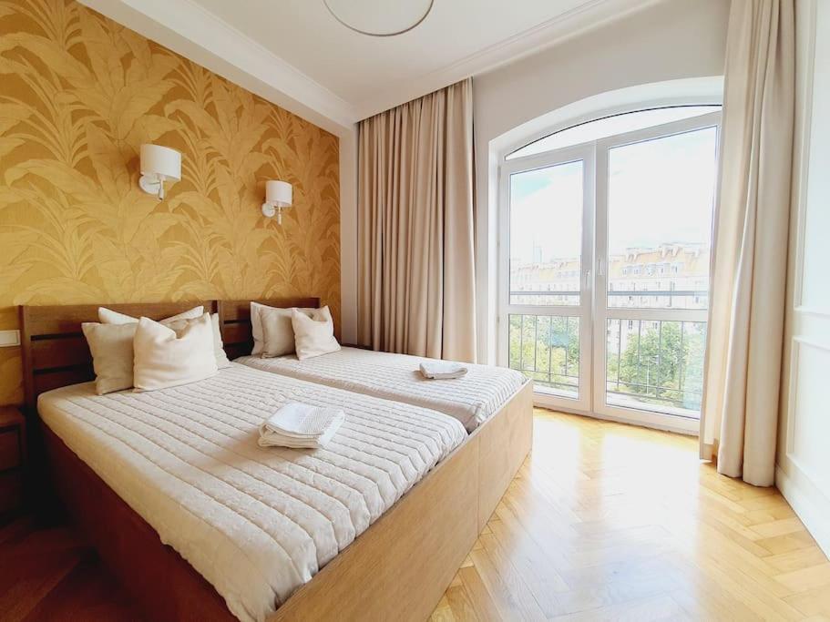 Wyzwolenia Apt , Lazienki Park & Zbawiciela Sq. 2' Varsovie Extérieur photo