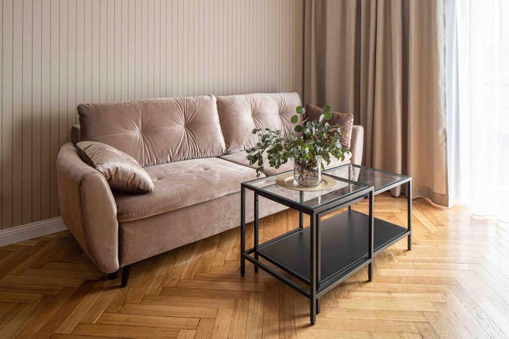 Wyzwolenia Apt , Lazienki Park & Zbawiciela Sq. 2' Varsovie Extérieur photo